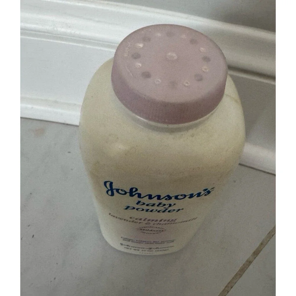 Johnson's Baby Powder Vtg 2004 Lavender & Chamomile Scent 15oz Mildness NEW